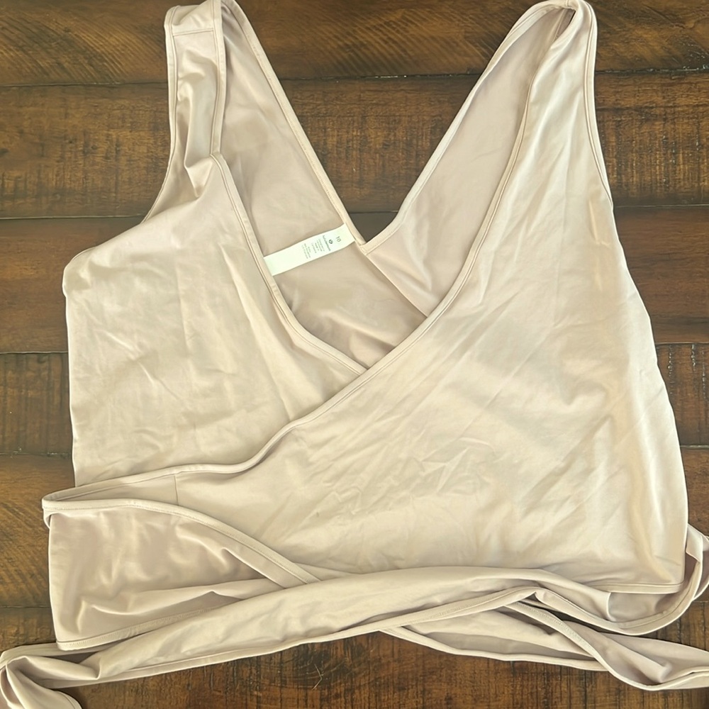 NWOT Lululemon Top
